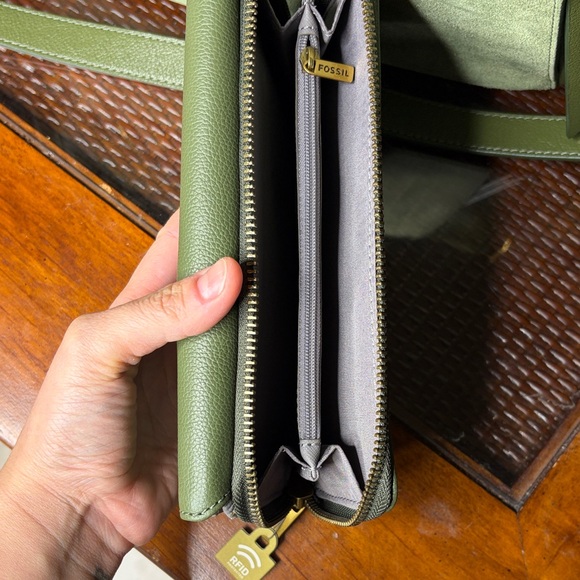 NWT Fossil Talia hobo comes with wallet chive Suede & Leather Shoulder Hobo Bag - Picture 9 of 14